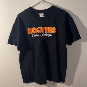 Hooters Las Vegas size large